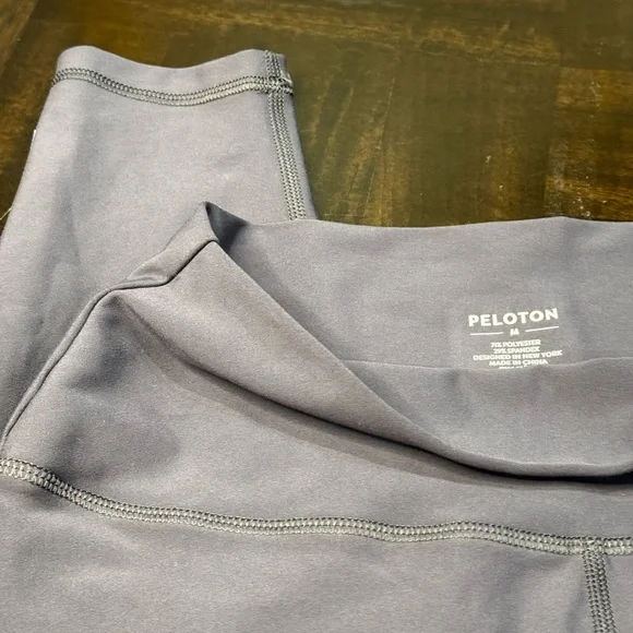 Peloton Women dark gray Leggings Size M - Picture 6 of 8